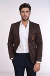 Chaqueta marrón de algodón con escudo y 2 botones y 3 bolsillos