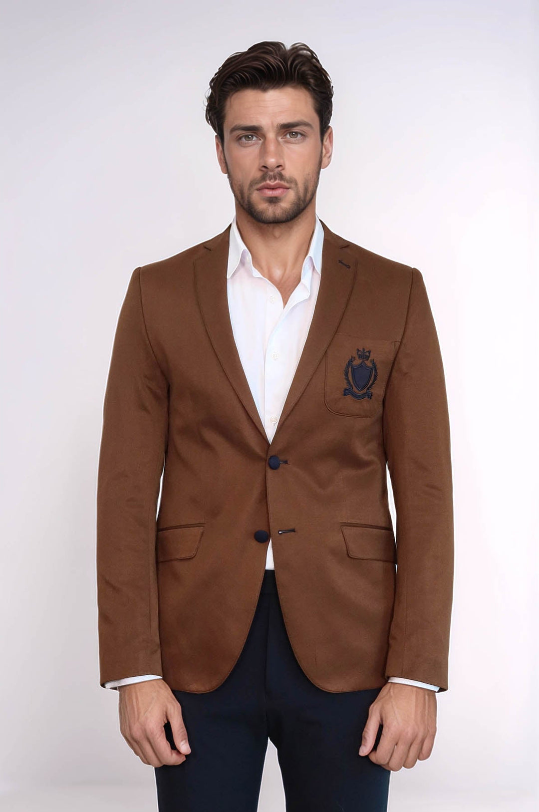 Chaqueta de algodón color canela con 2 botones y 3 bolsillos