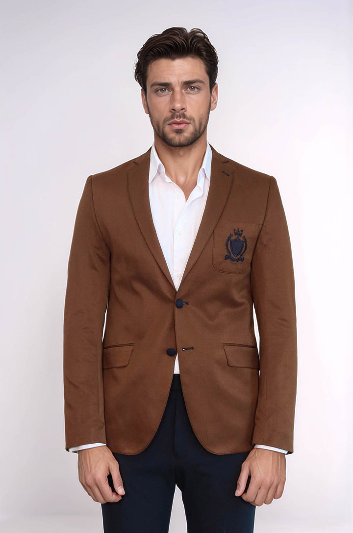 Chaqueta de algodón color canela con 2 botones y 3 bolsillos