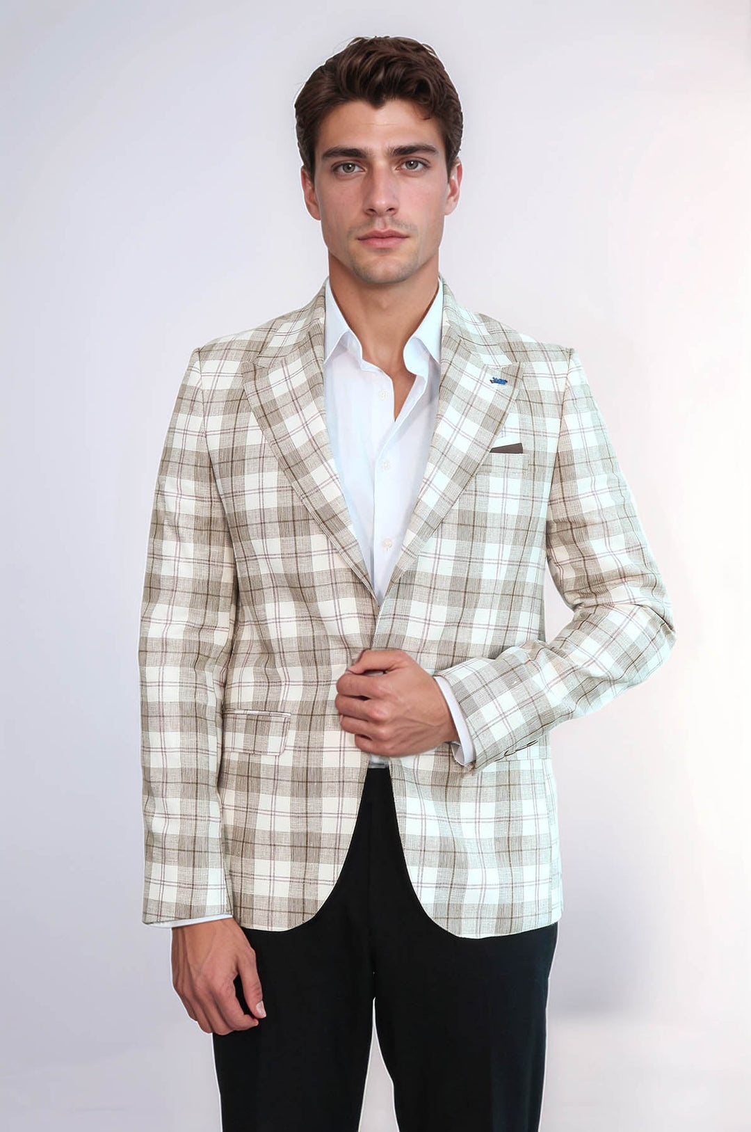 Blazer beige con cuello ancho y puntiagudo de un solo botón - Wessi