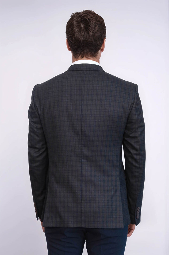 Chaqueta marrón a cuadros con pañuelo - Wessi