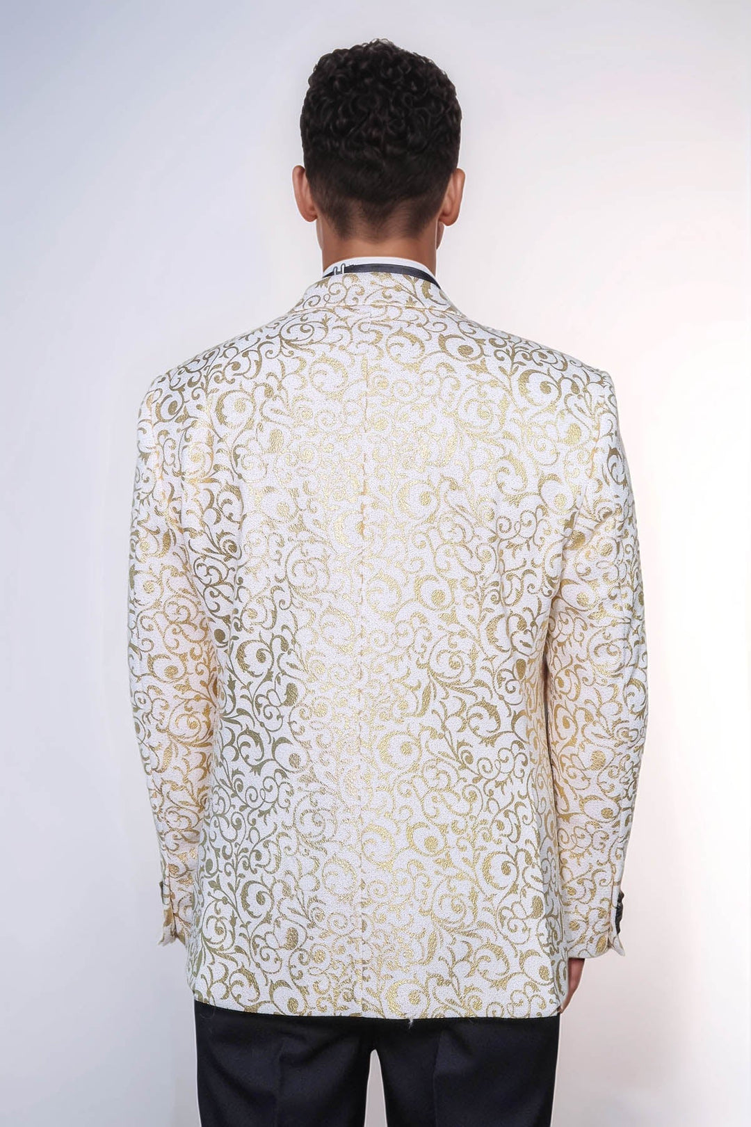 Beyaz Erkek Prom Blazer - Wessi Üzerinde Altın Parşömen Deseni