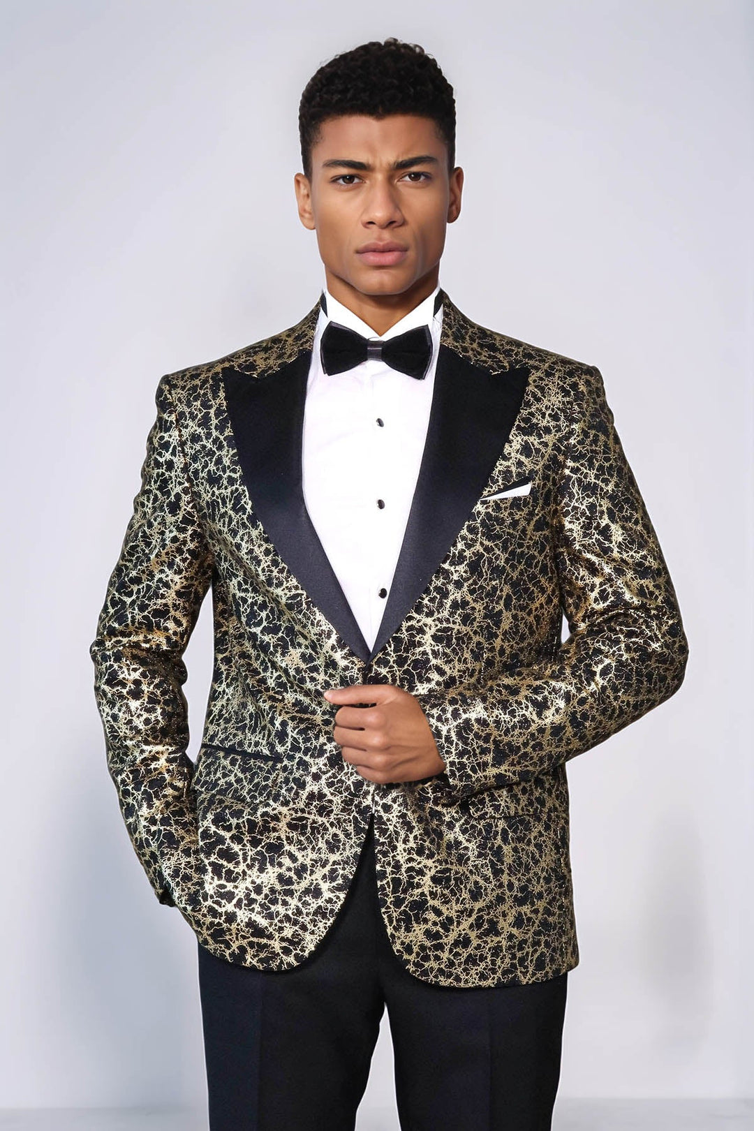Blazer de fiesta para hombre con solapa de pico y estampado de raíces en color negro - Wessi