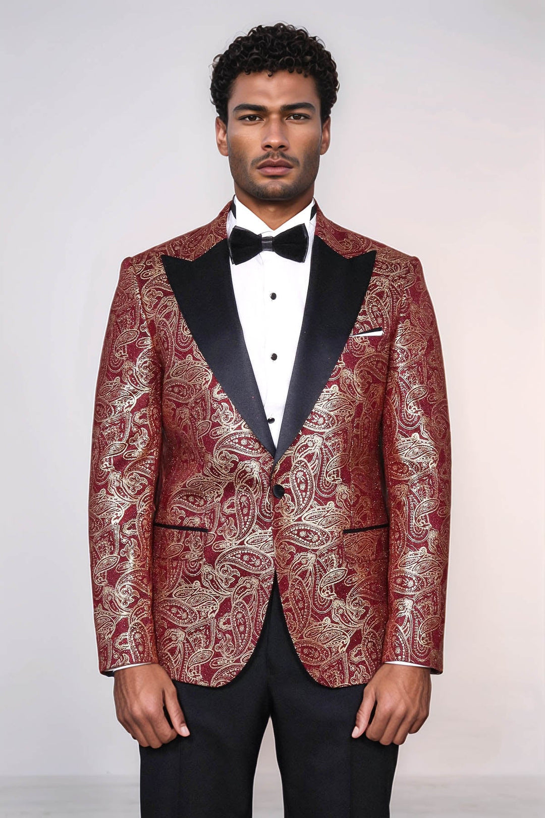Blazer de fiesta para hombre en color burdeos con solapa de pico y estampado de cachemira - Wessi