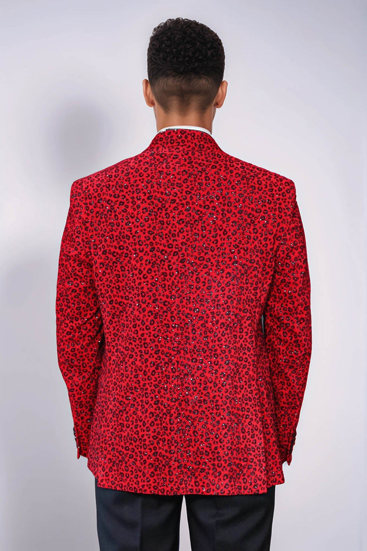 Blazer de fiesta para hombre en color burdeos con solapa de pico y corte entallado con estampado de leopardo