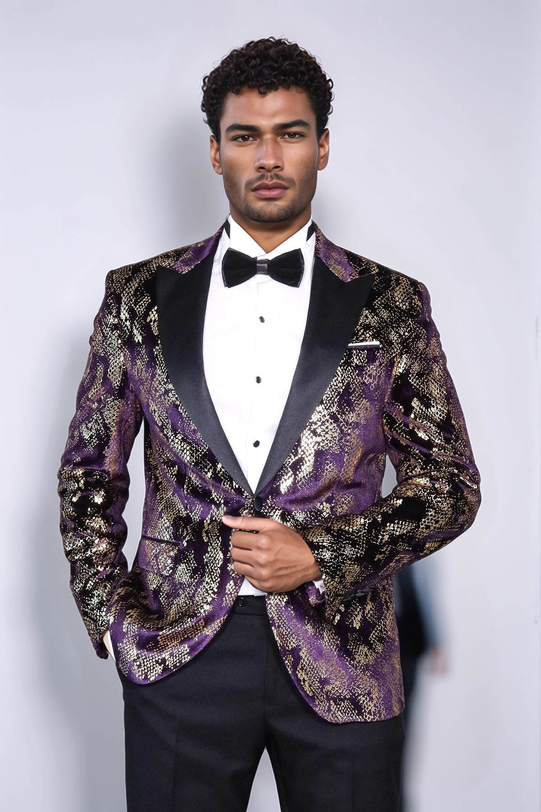 Blazer de fiesta para hombre entallado con solapa en pico, estampado dorado y morado