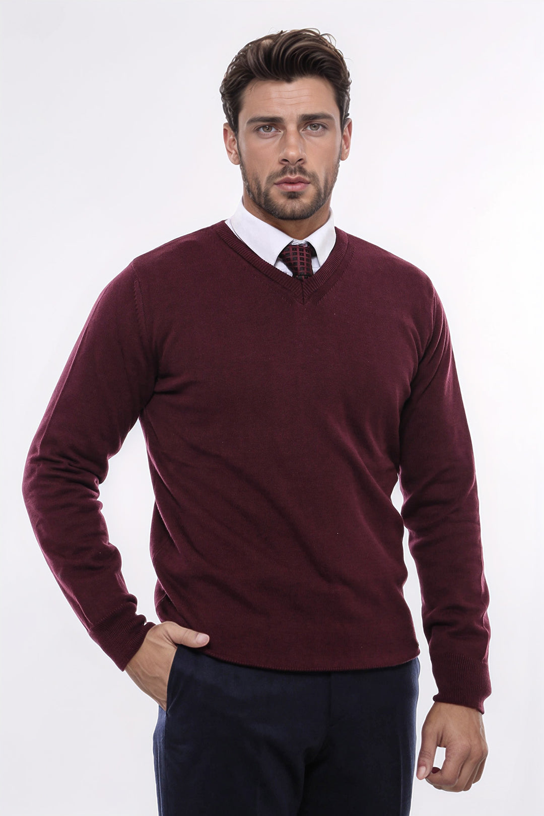 Prendas de punto para hombre en color burdeos con escote en pico - Wessi