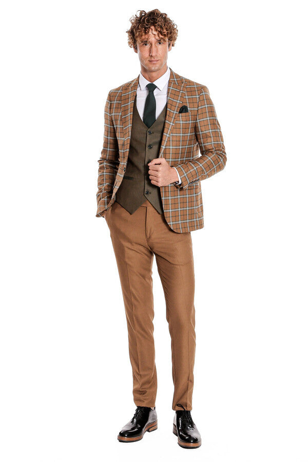 Traje de hombre a cuadros marrón con corte entallado y chaleco - Wessi