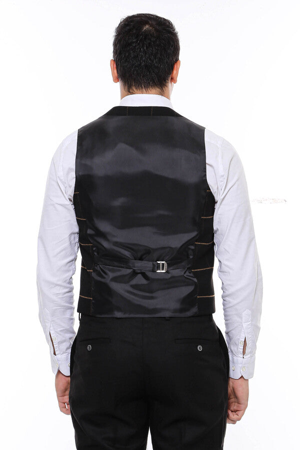 Chaleco negro de cuadros con escote en pico - Wessi