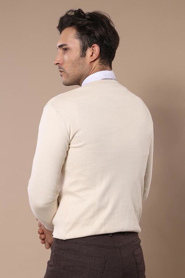 Suéter color crema con cuello en V - Wessi