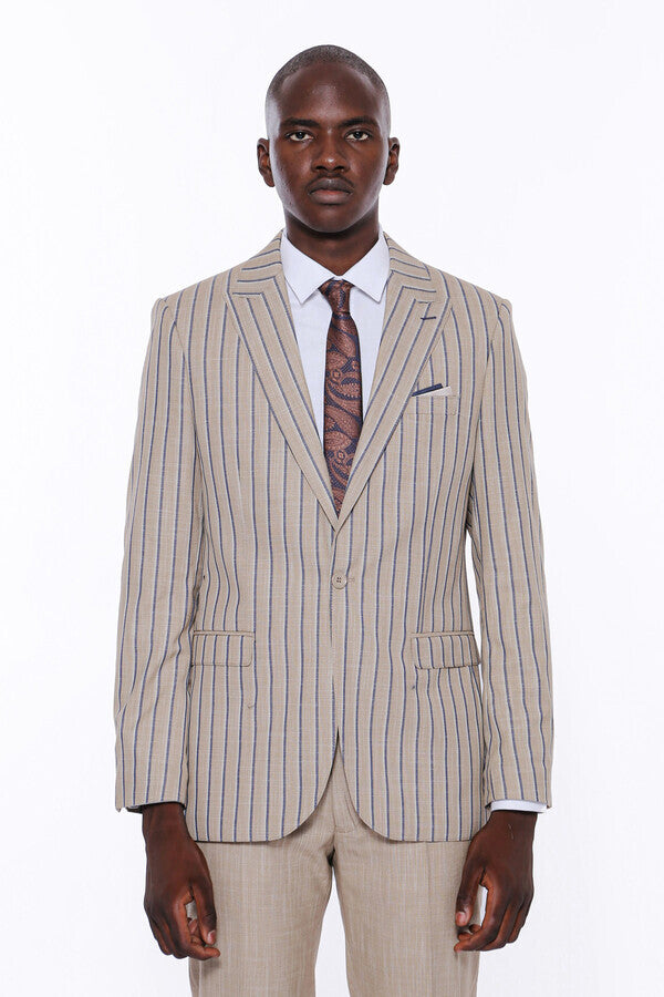 Blazer de rayas con pantalón liso y traje beige para hombre - Wessi