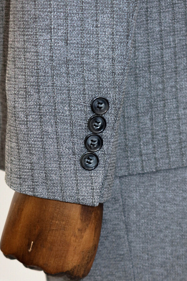 Traje de hombre gris con chaleco a rayas - Wessi