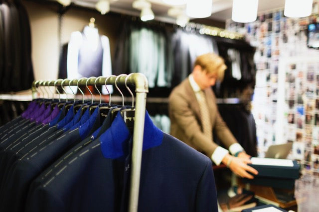 How to Price Men's Clothing for Bulk Orders Profitably? – Wessi Wholesale