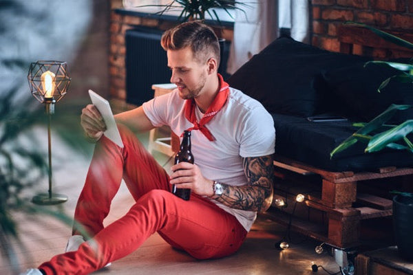 How to Market and Sell Bulk Men's Trousers to Customers