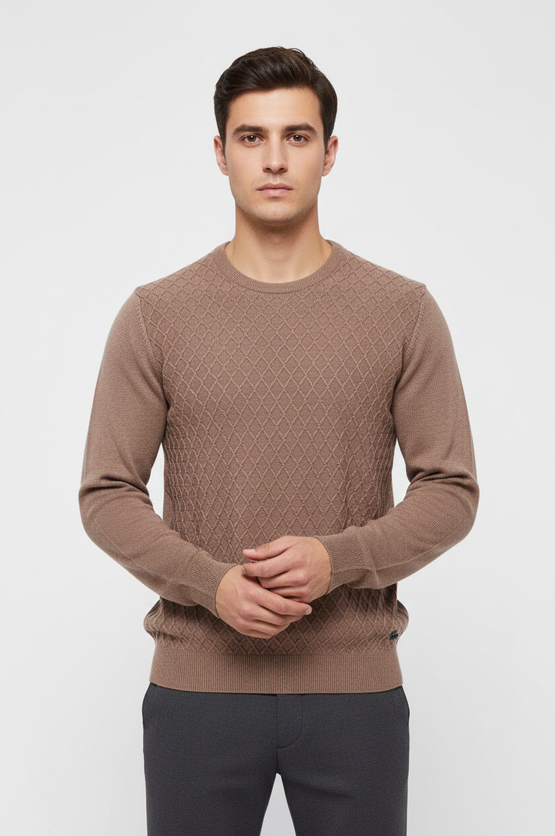 Suéter beige con cuello redondo y estampado de rombos - Wessi