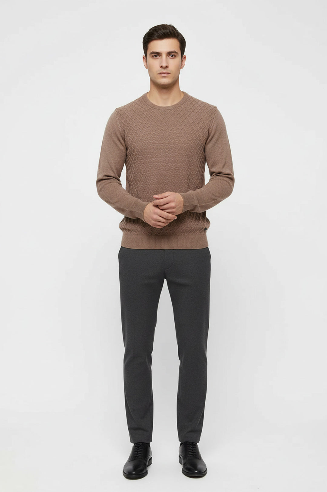 Suéter beige con cuello redondo y estampado de rombos - Wessi