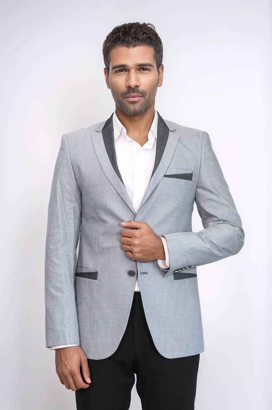 Chaqueta gris con 3 bolsillos y 2 botones con ribete cruzado - Wessi