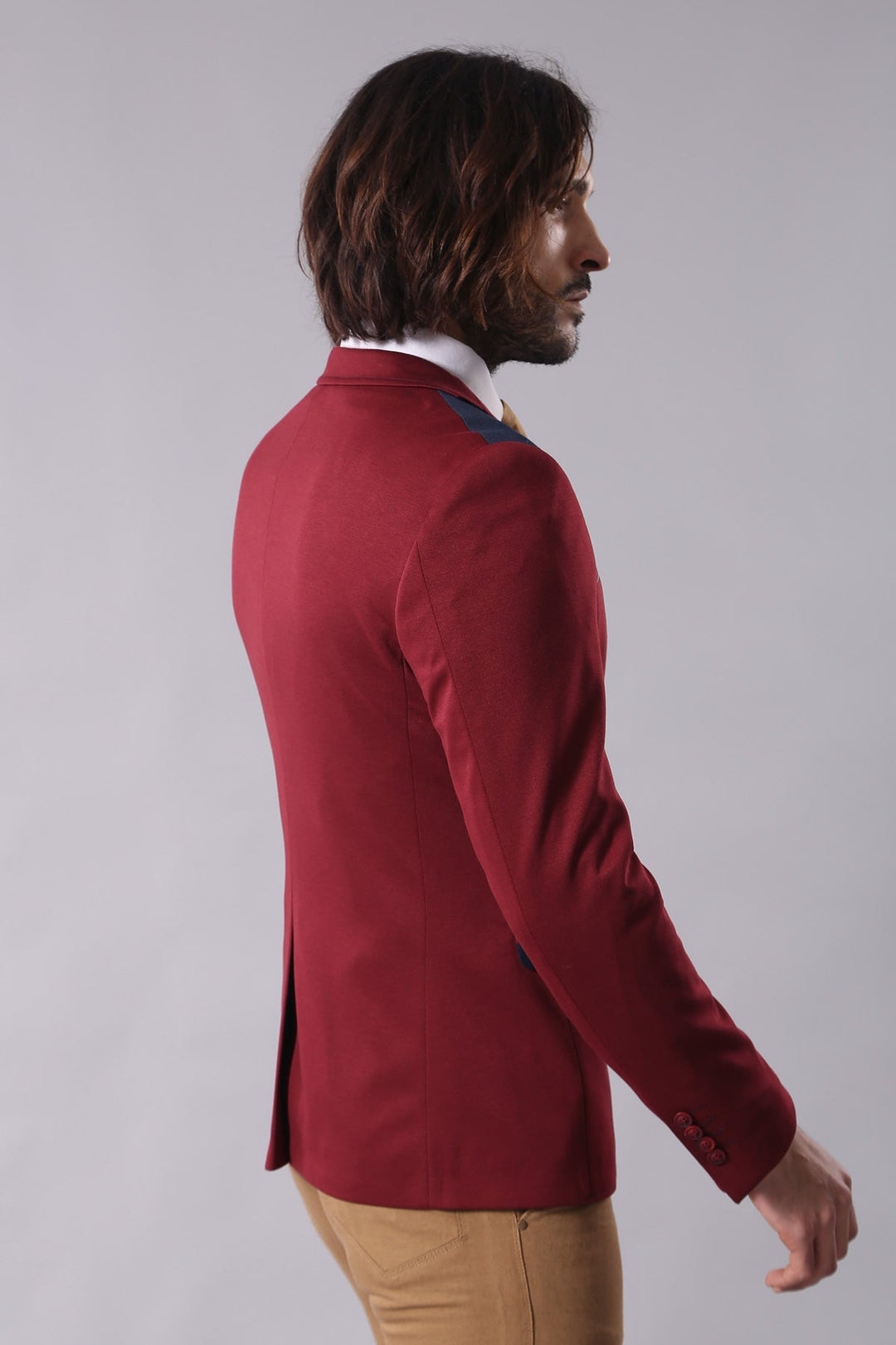 Chaqueta de hombre color burdeos con cuello bordado y peinado - Wessi