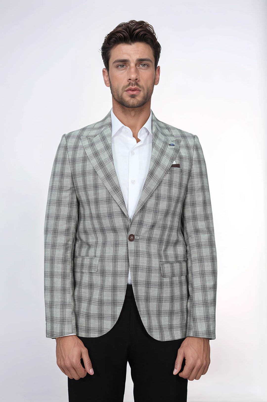 Blazer beige con cuello ancho y puntiagudo de un solo botón - Wessi