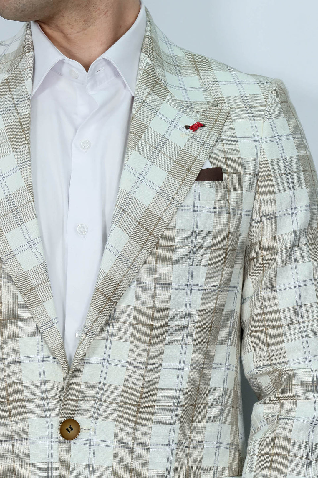 Blazer marrón claro con cuello ancho y puntiagudo y un botón - Wessi