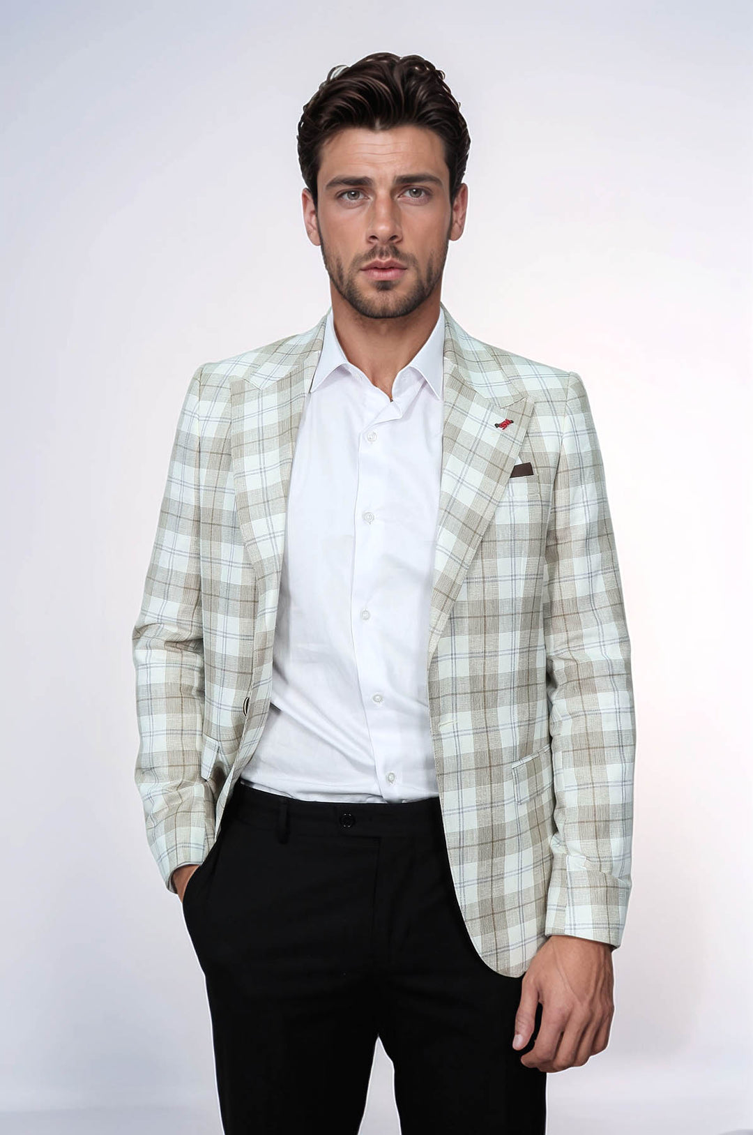Blazer marrón claro con cuello ancho y puntiagudo y un botón - Wessi