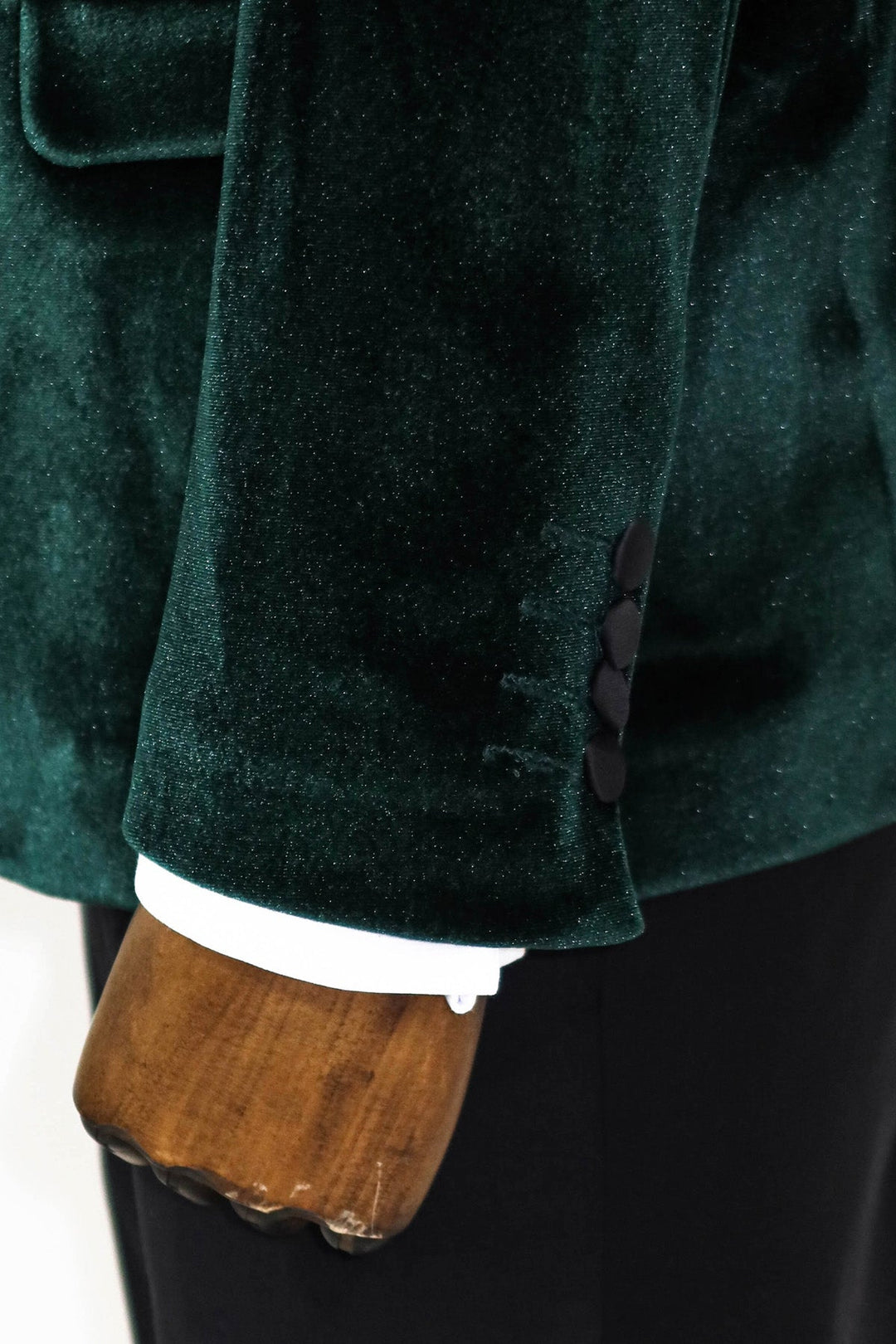 Blazer de fiesta para hombre de terciopelo verde oscuro con solapa en pico y corte entallado