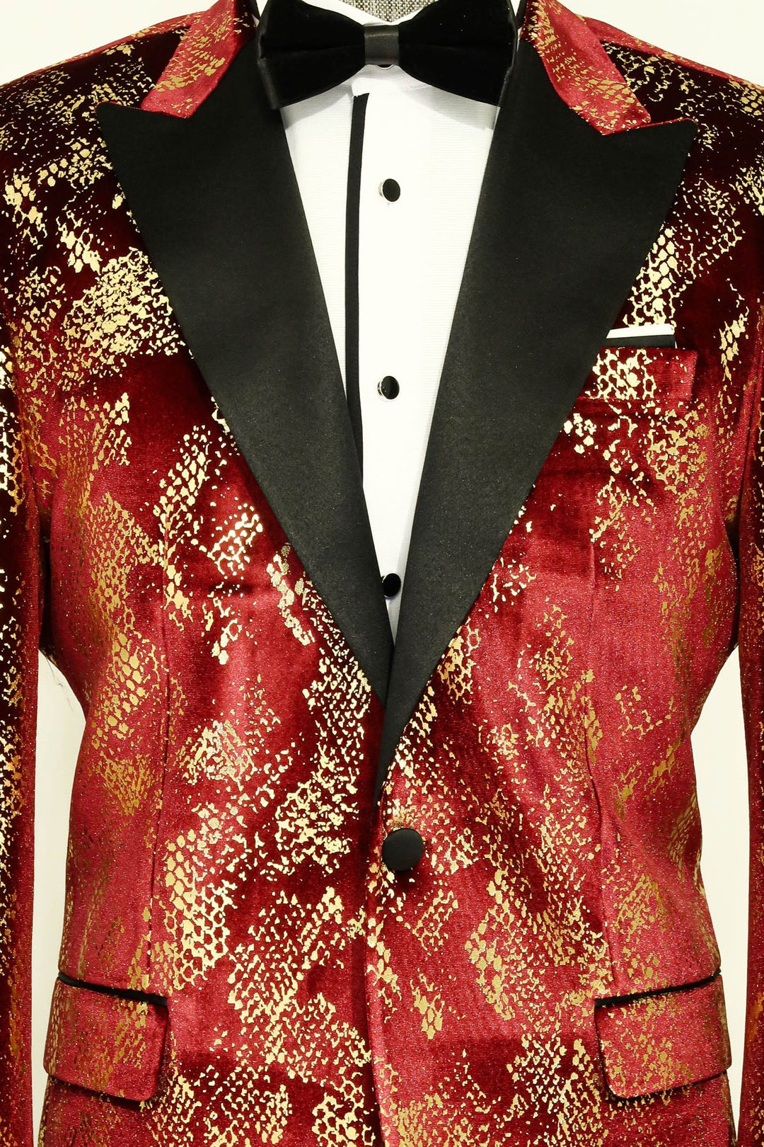 Blazer de fiesta para hombre en color burdeos con estampado dorado y corte entallado con solapa en pico