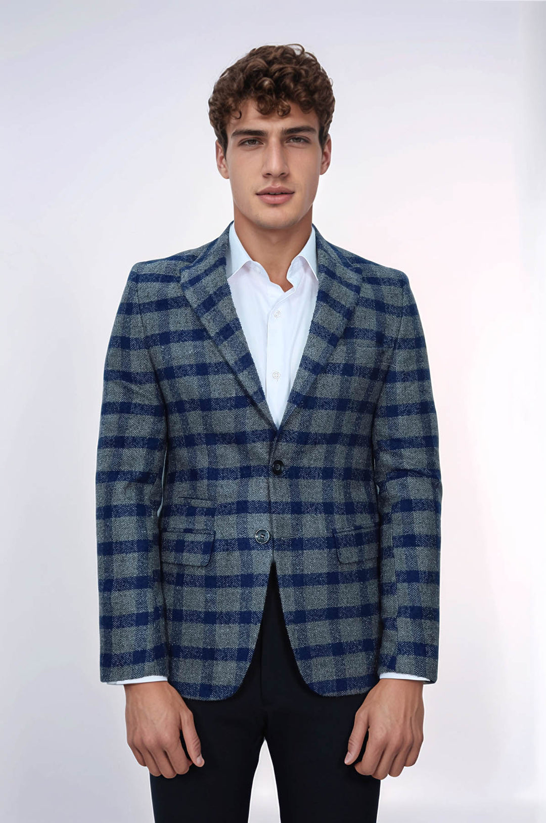 Blazer ajustado de cuadros con solapa de pico para hombre en azul - Wessi