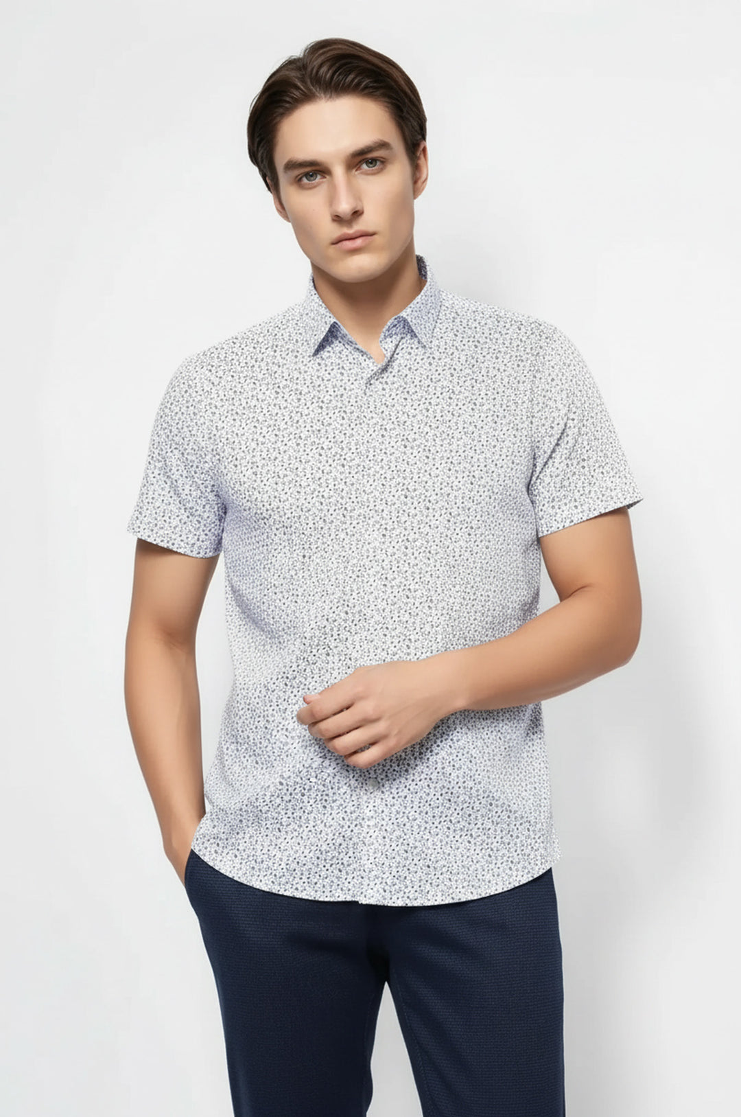 Mavi Çiçek Desenli Kısa Kollu Beyaz Erkek Gömleği - Wessi