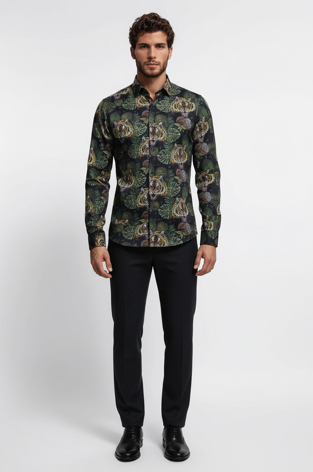 قميص رجالي أبيض بأكمام طويلة منقوش بأوراق الشجر باللون الأصفر - ويسي