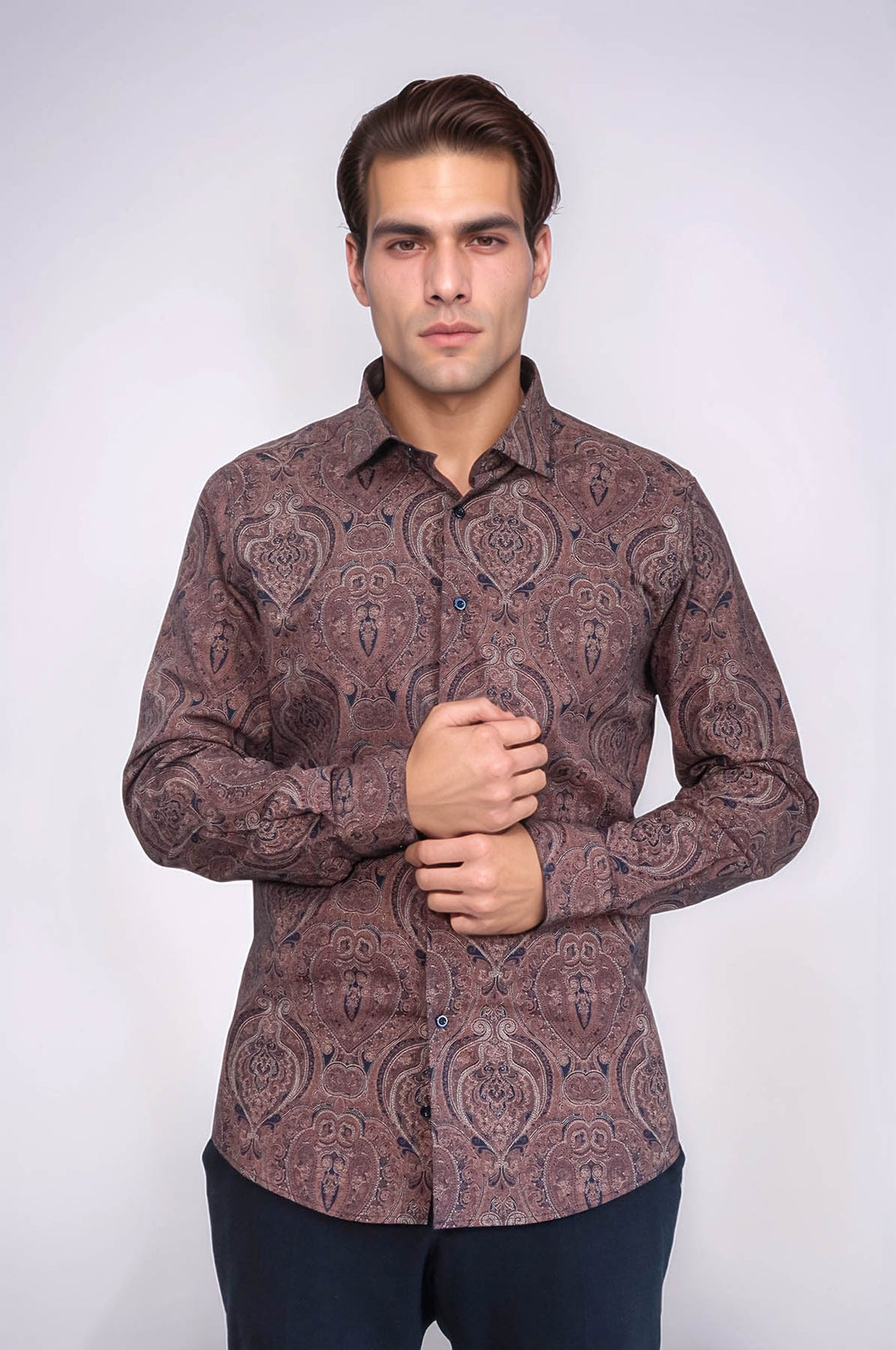 Camisa de hombre de corte ajustado con estampado marrón - Wessi 