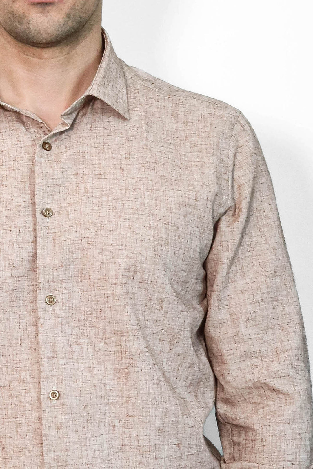 Camisa de hombre marrón con estampado y corte entallado - Wessi