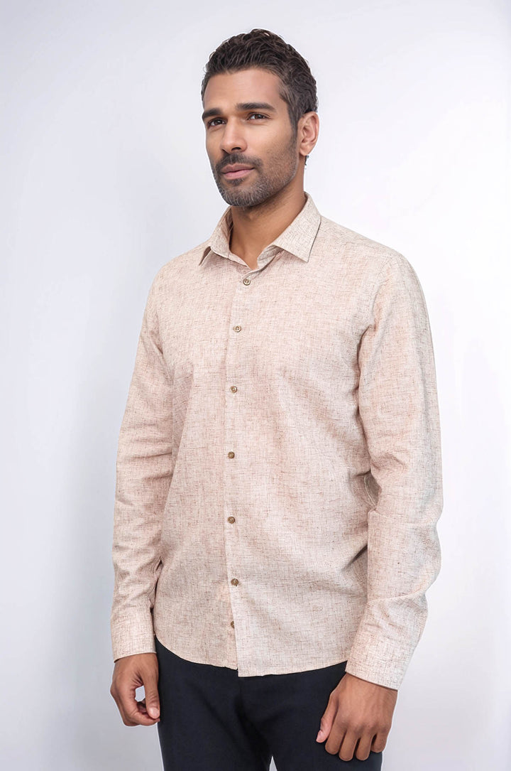 Camisa de hombre marrón con estampado y corte entallado - Wessi