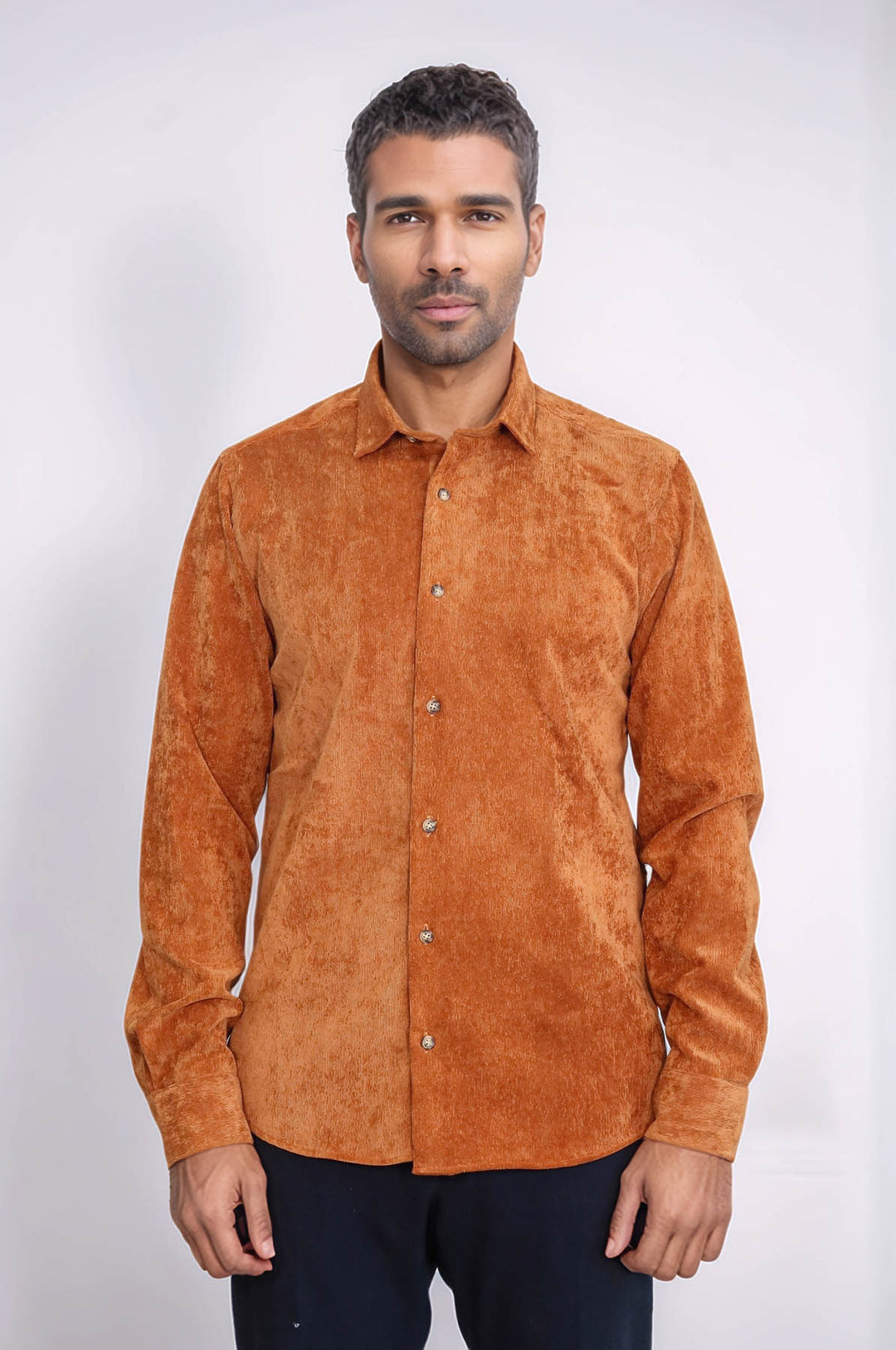 Camisa de terciopelo de manga larga marrón para hombre - Wessi