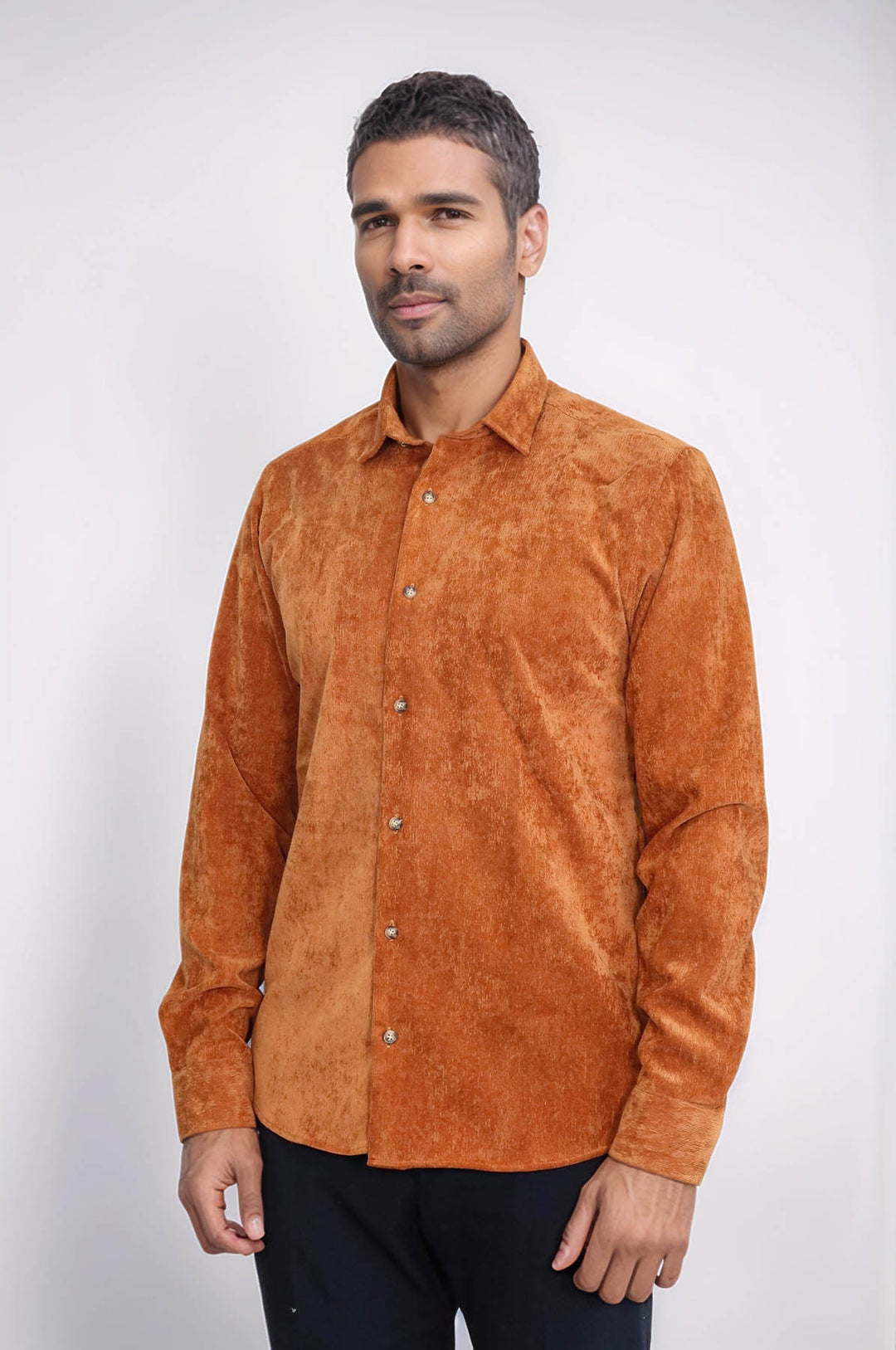 Camisa de terciopelo de manga larga marrón para hombre - Wessi