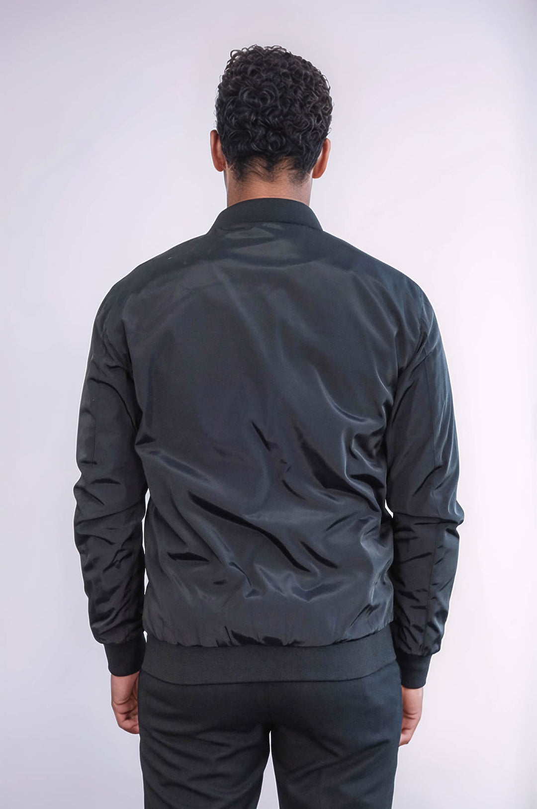 Chaqueta bomber negra con cremallera y bolsillos con solapa para hombre - Wessi