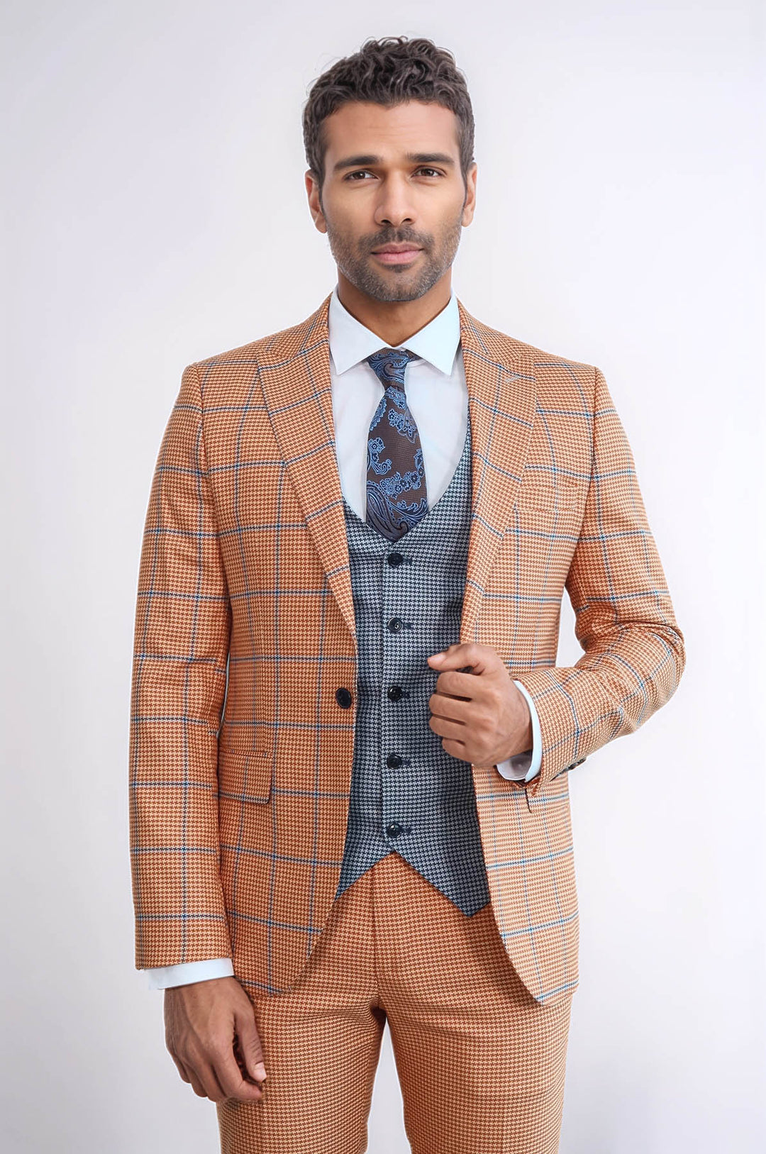Traje de hombre entallado de color naranja con estampado de cuadros - Wessi