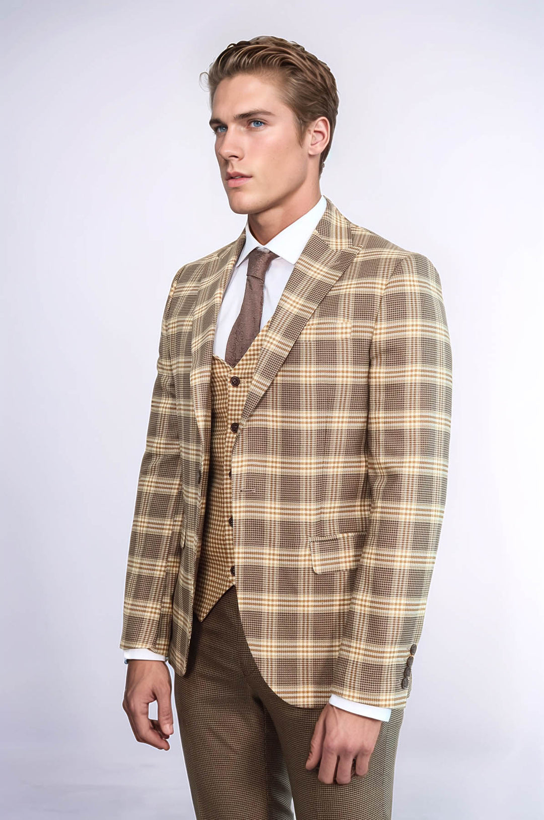 Traje de hombre en marrón claro con estampado de cuadros y corte entallado - Wessi
