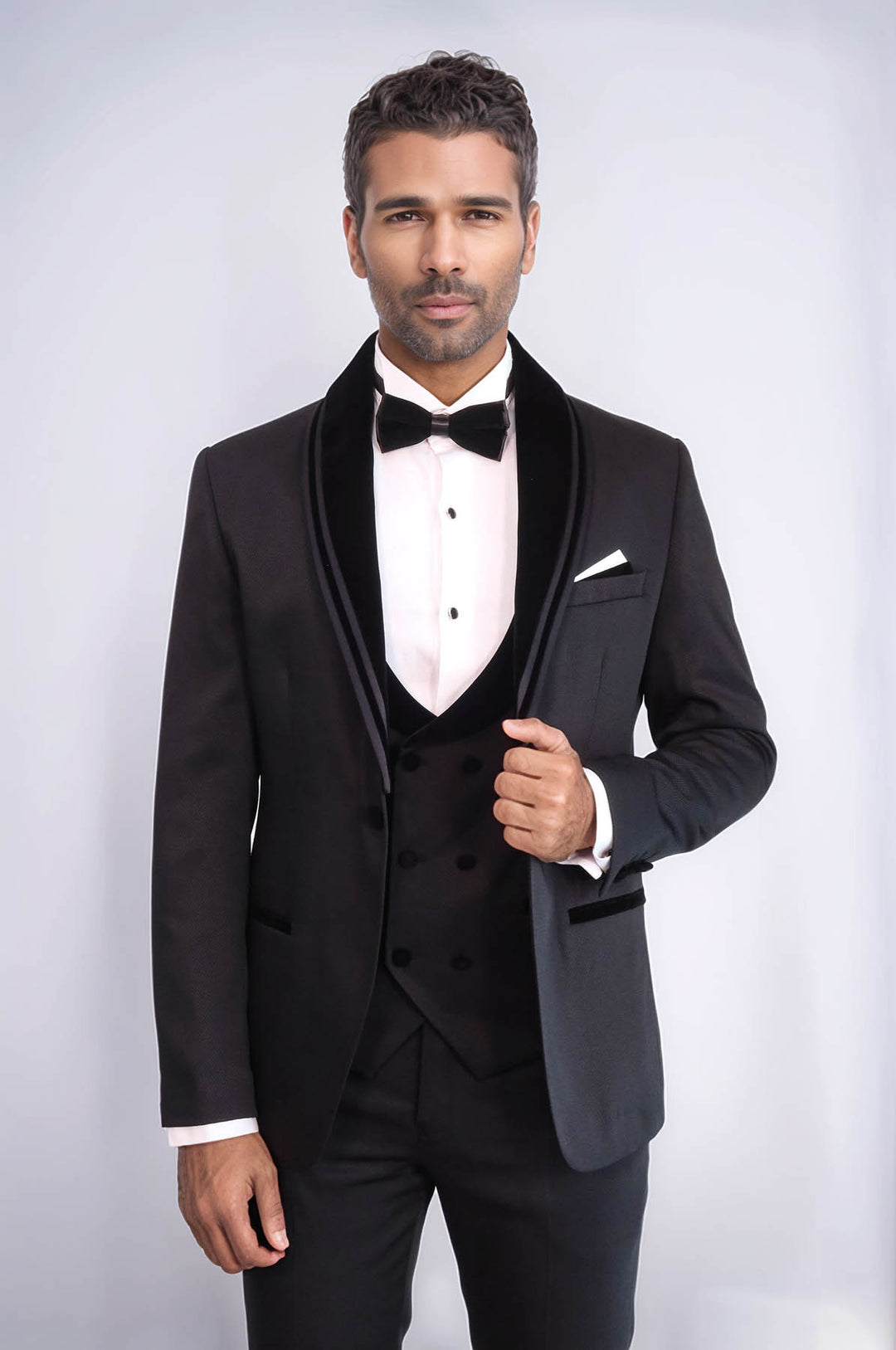 Esmoquin negro de tres piezas con cuello chal y estampado del mismo color para hombre - Wessi