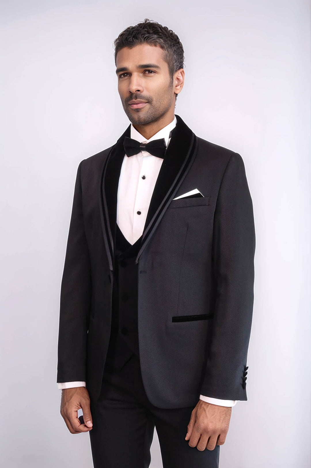 Esmoquin negro de tres piezas con cuello chal y estampado del mismo color para hombre - Wessi