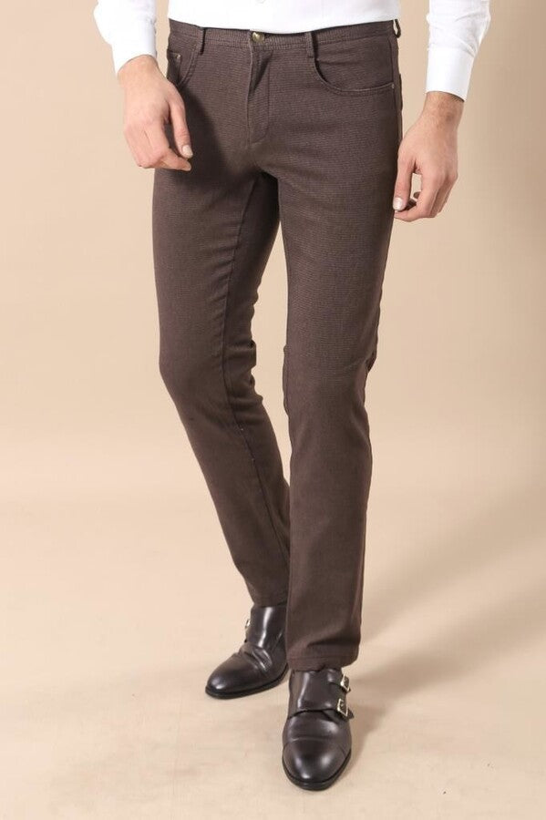 Pantalones de algodón de corte ajustado en color marrón para hombre - Wessi