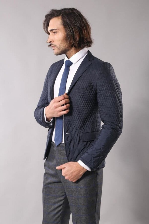 Blazer acolchado azul marino de corte entallado - Wessi