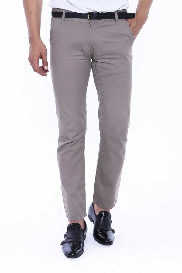 Pantalones de hombre de algodón liso con bolsillos de solapa en color beige - Wessi