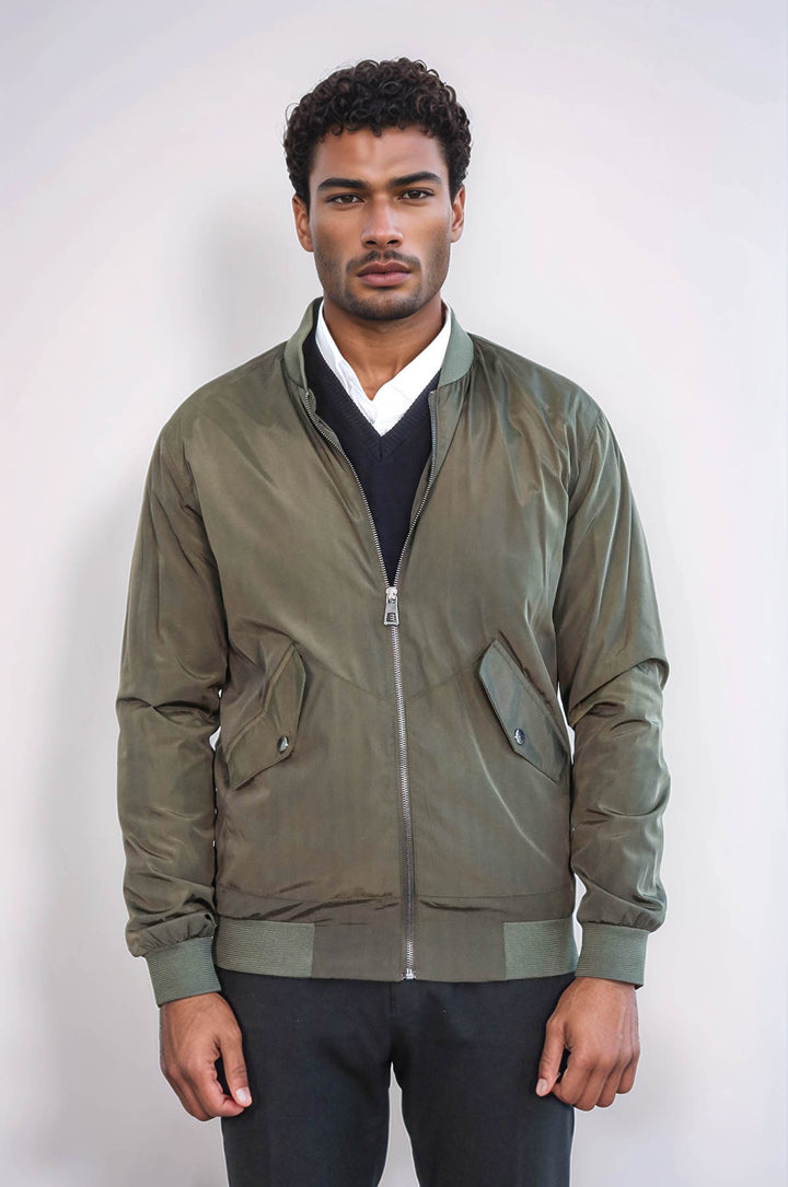 Abrigo bomber color caqui con bolsillos con solapa y cremallera para hombre - Wessi