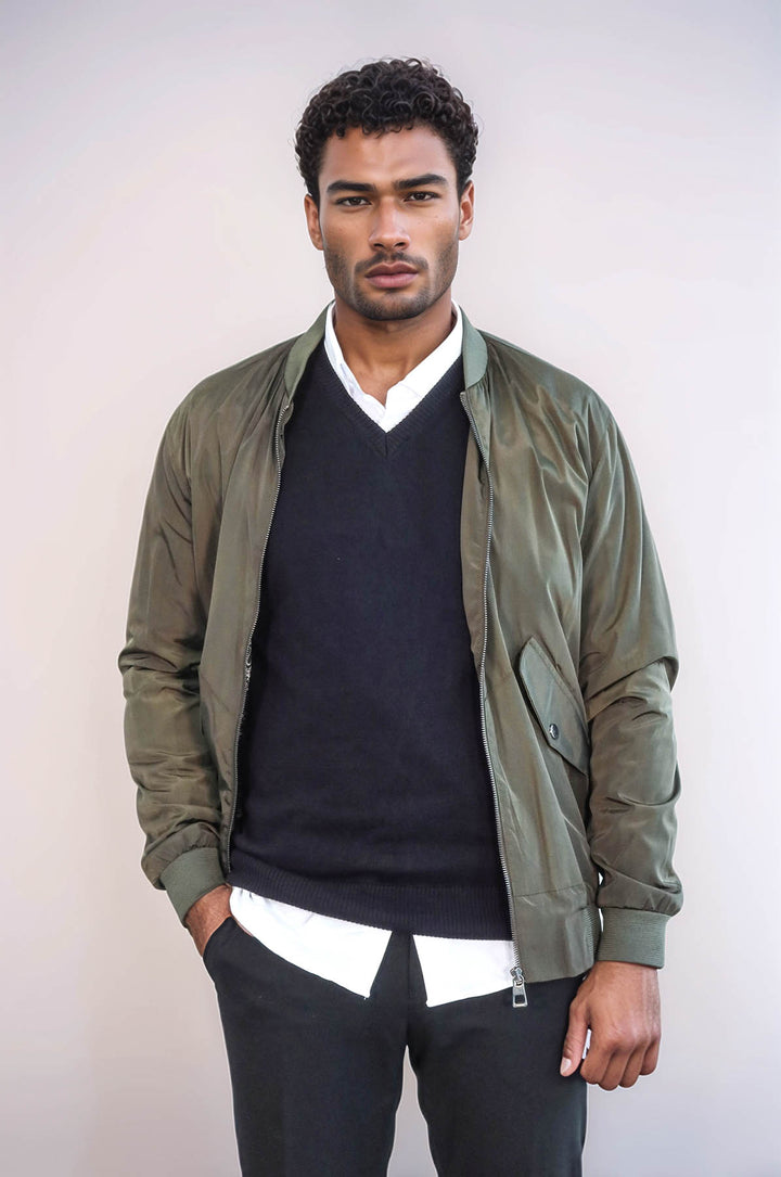 Abrigo bomber color caqui con bolsillos con solapa y cremallera para hombre - Wessi