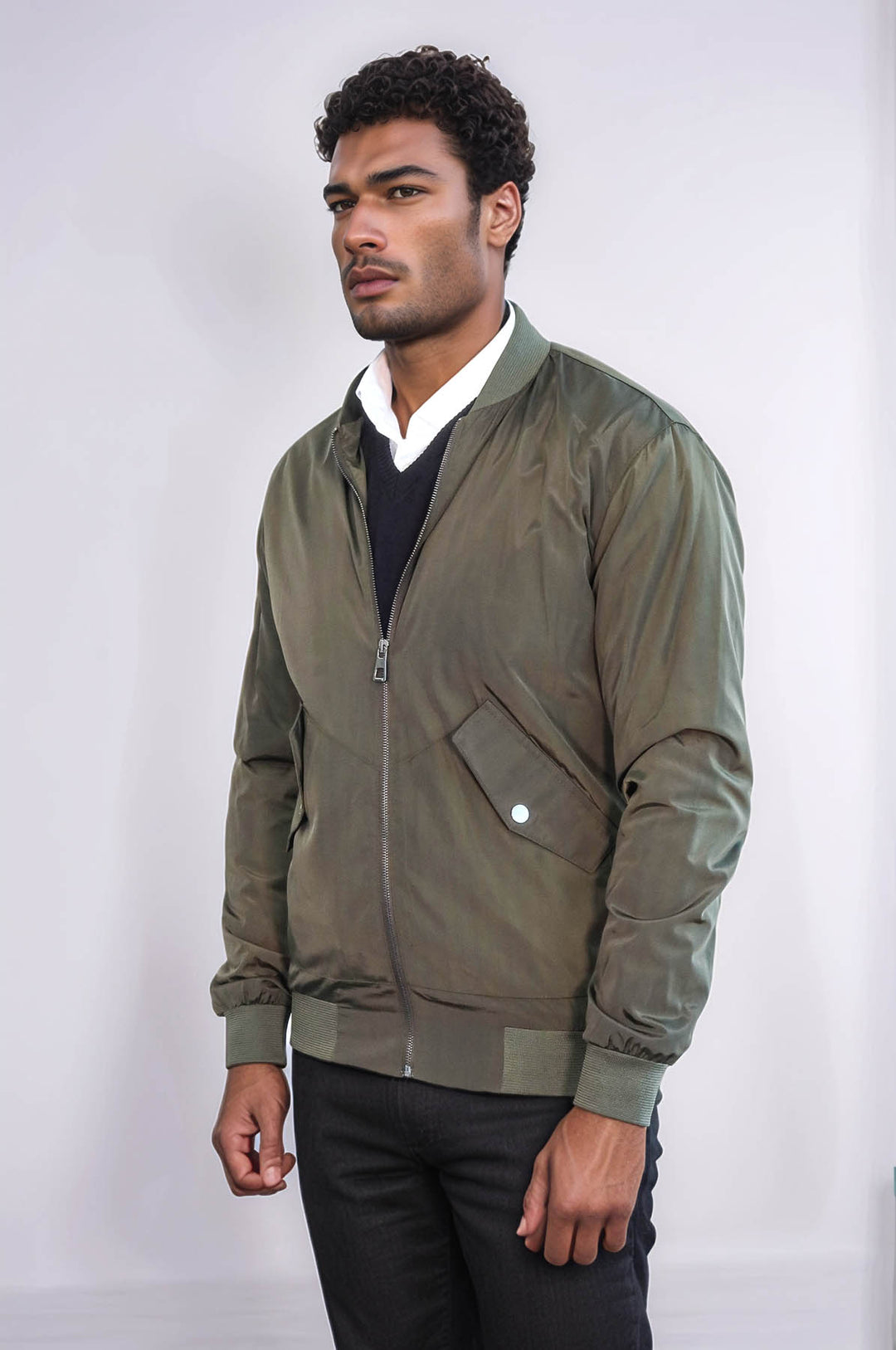 Abrigo bomber color caqui con bolsillos con solapa y cremallera para hombre - Wessi