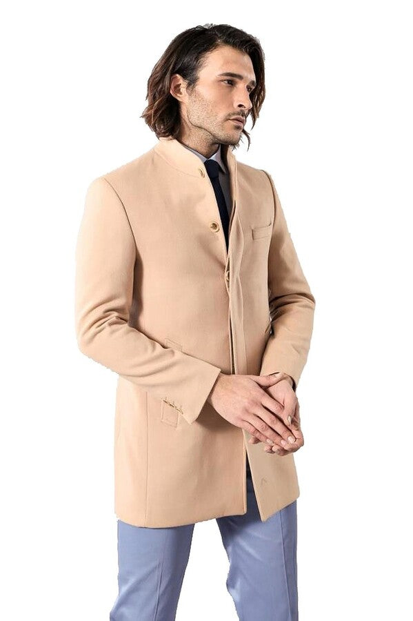 Abrigo largo de hombre color beige con cuello mandarín | Wessi