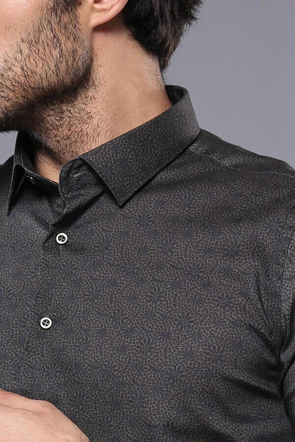 Camisa de hombre color caqui con mangas cortas estampadas - Wessi