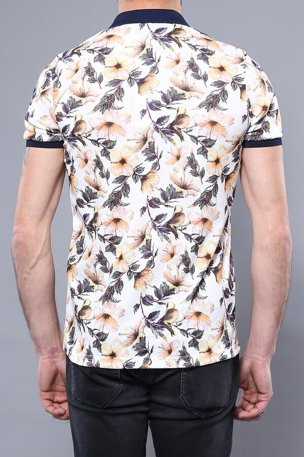 Camiseta naranja con estampado floral y cuello alto - Wessi