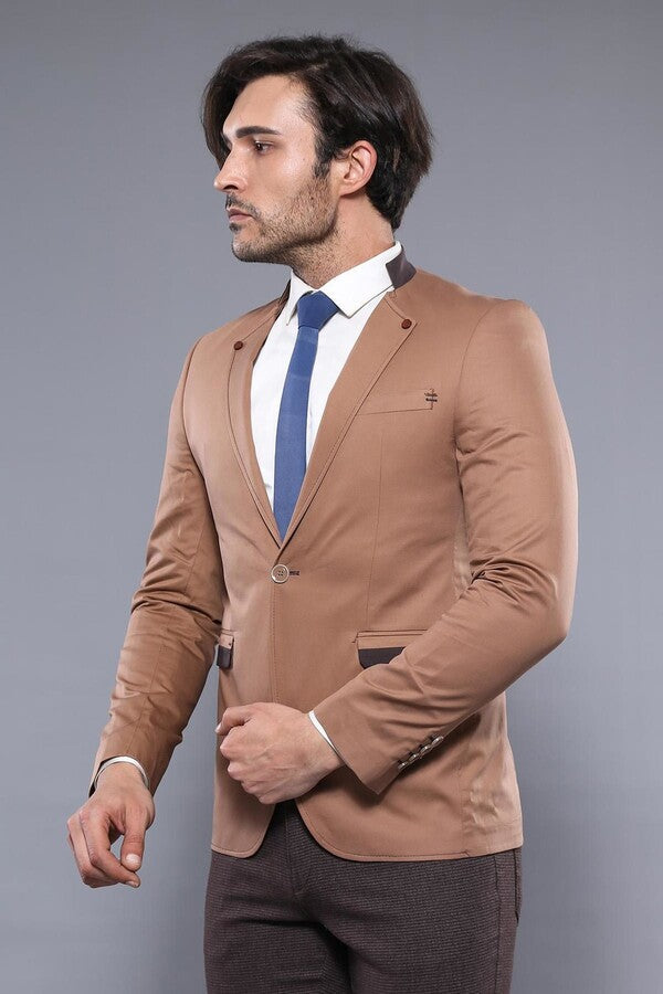 Blazer beige de cuello alto con un botón para hombre - Wessi